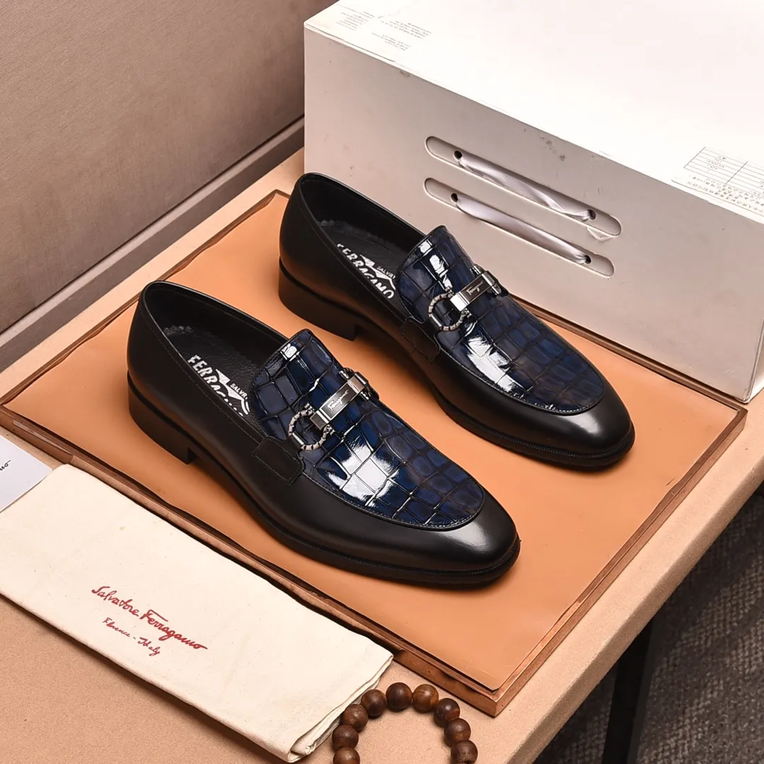 Men's shoes 💰540📛📛(water-dyed cowhide) Salvatore Ferragamo high-end (Salvatore Ferragamo) is the world's top luxury footwear brand. It comes from the fashion kingdom of Italy and is famous all over the world for its traditional handmade design and novel styles...🚶🏻🚶🏻New suit shoes are available simultaneously at the counter. This model is purely handmade. The fabric is imported from Italy's original first-layer cowhide. Soft water-dyed cowhide lining. Original authentic outsole🌀🌀Size: 38➖44
